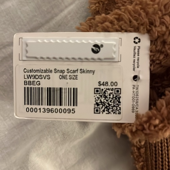 Lululemon Skinny Customizable Snap Scarf
Bold Beige - Picture 5 of 5